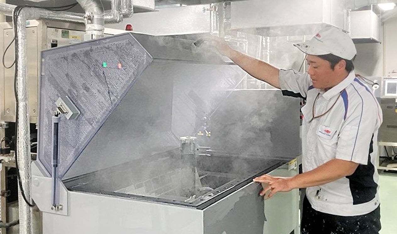 Photo: Salt Spray Tester