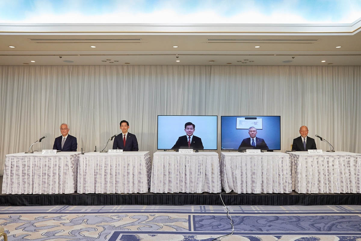 Press Conference1