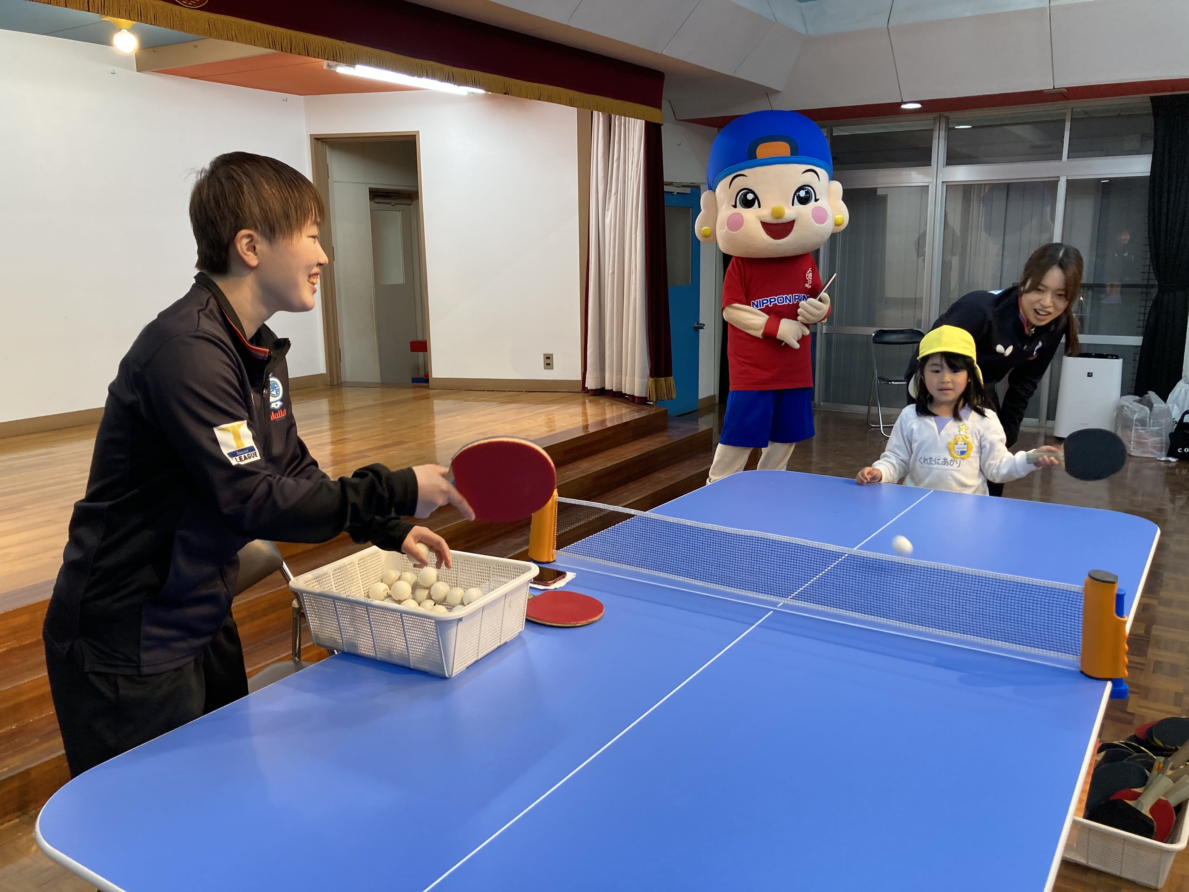 マレッツが行く！高松市内のやしま幼稚園でこども卓球台寄贈イベントを開催