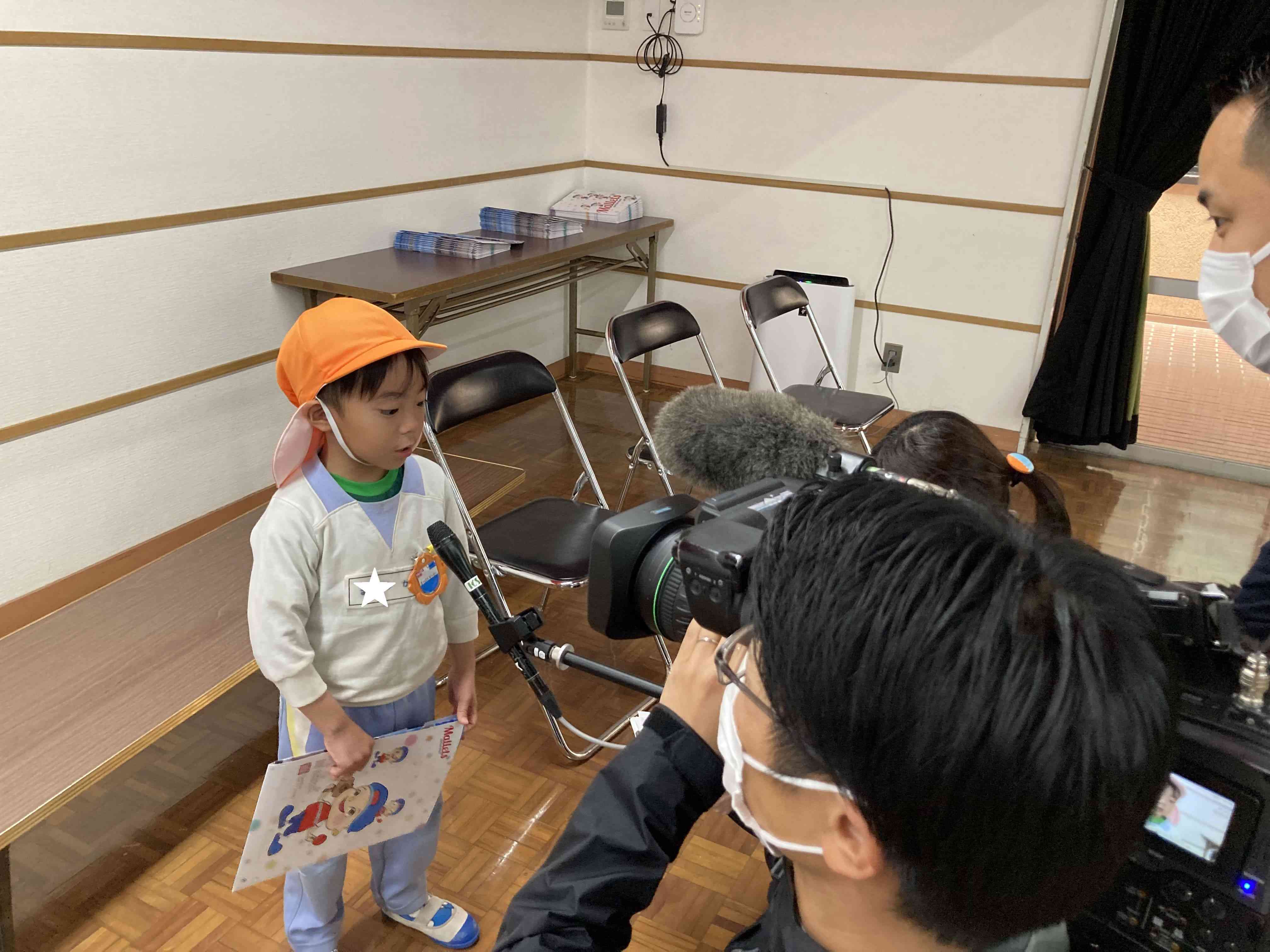 テレビのインタビューを受けてくれました！