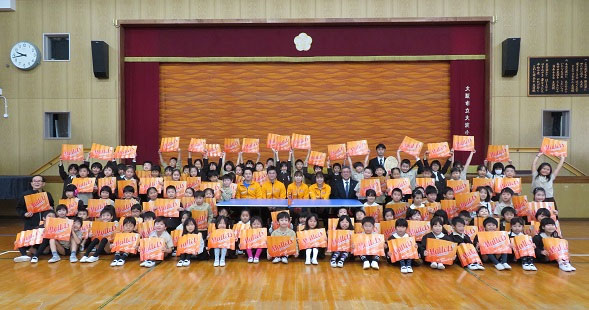 卓球台の寄贈について
